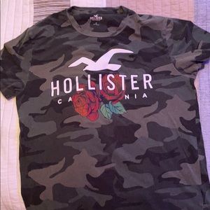 Original Camo Rose Print Hollister Graphic Tshirt.